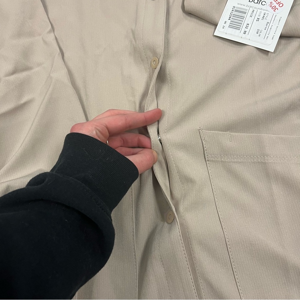 NWT Sketchers Khaki Button Up Scrub Jacket Multiple Sizes - Picture 5 of 12